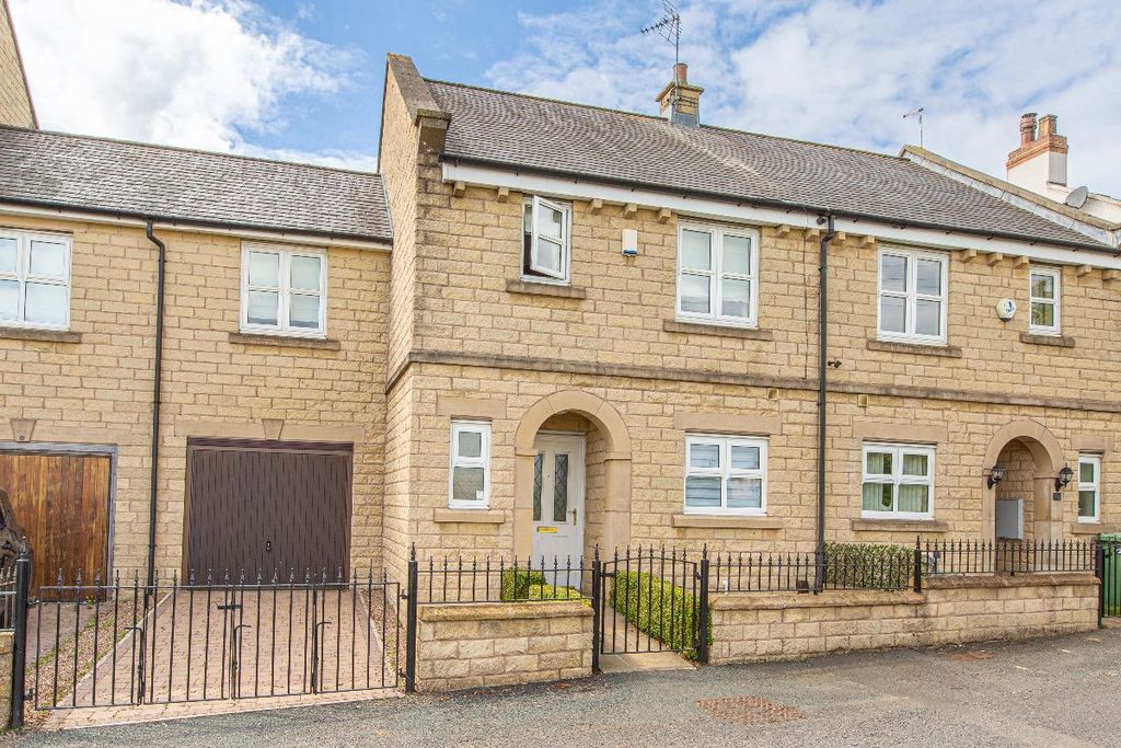 Property photo 1 of 33