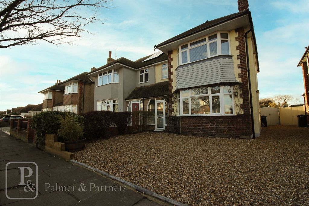 Property photo 1 of 13 External
