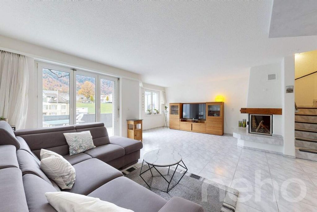 Property photo 2 of 12