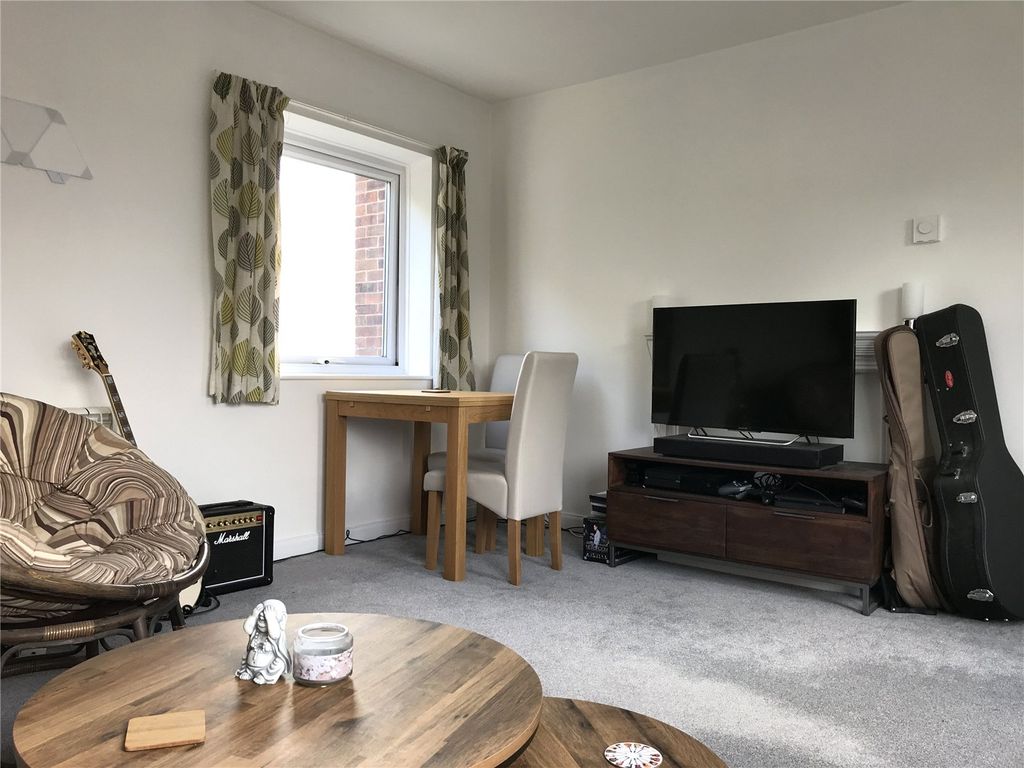 Property photo 3 of 11 Picture No. 14