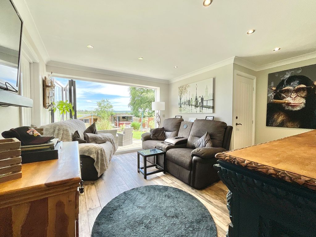 Property photo 3 of 36