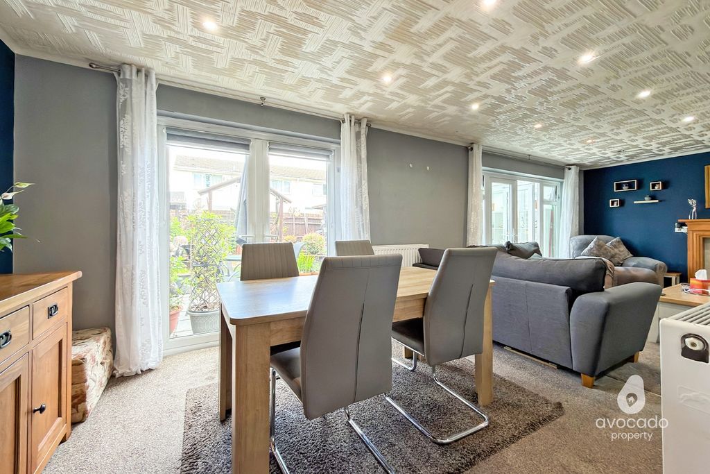 Property photo 3 of 16 5186385