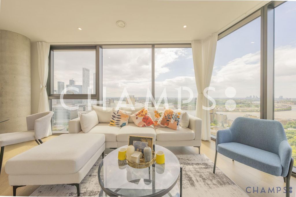 Property photo 1 of 8 2 Bed Flat To Rent Vetro Court, Salter Street E14