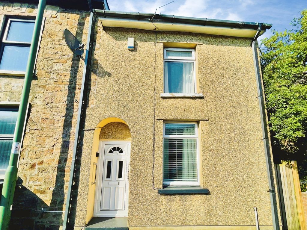 Property photo 1 of 8 External