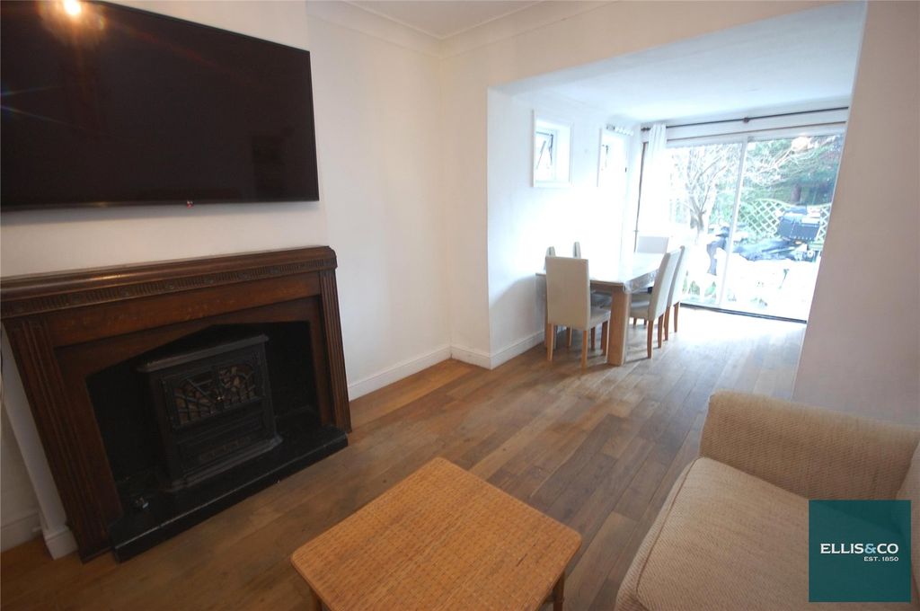 Property photo 2 of 8 Picture No. 30