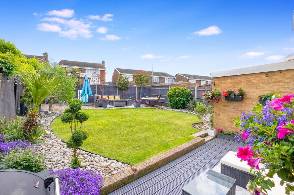 Property photo 3 of 31