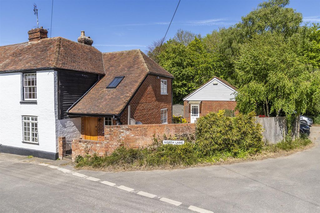 Property photo 2 of 39