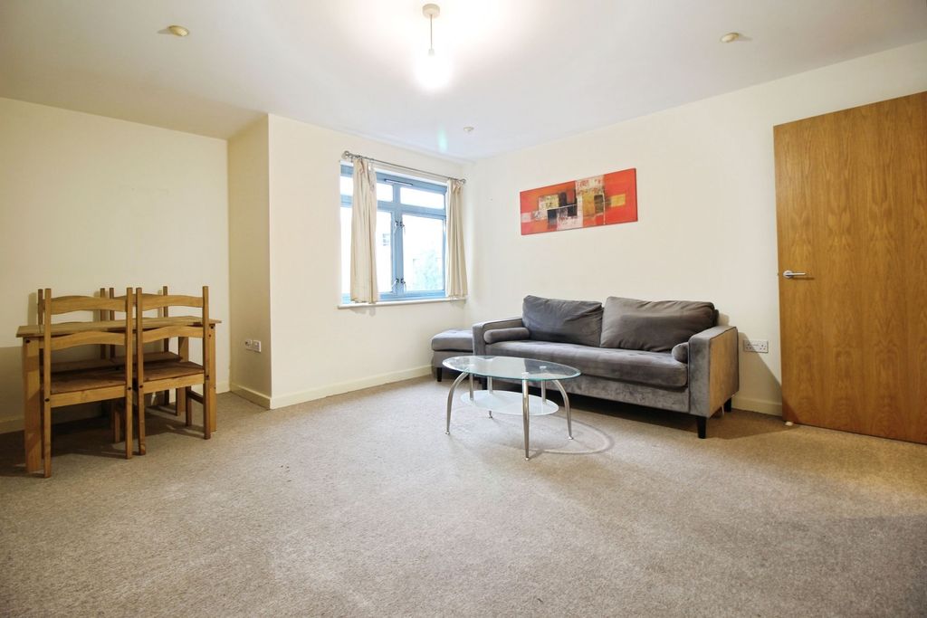 Property photo 2 of 9