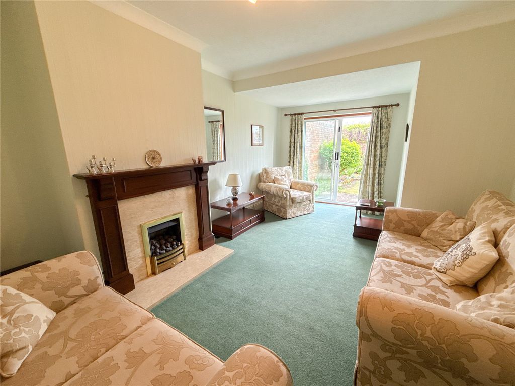 Property photo 2 of 29 Lounge