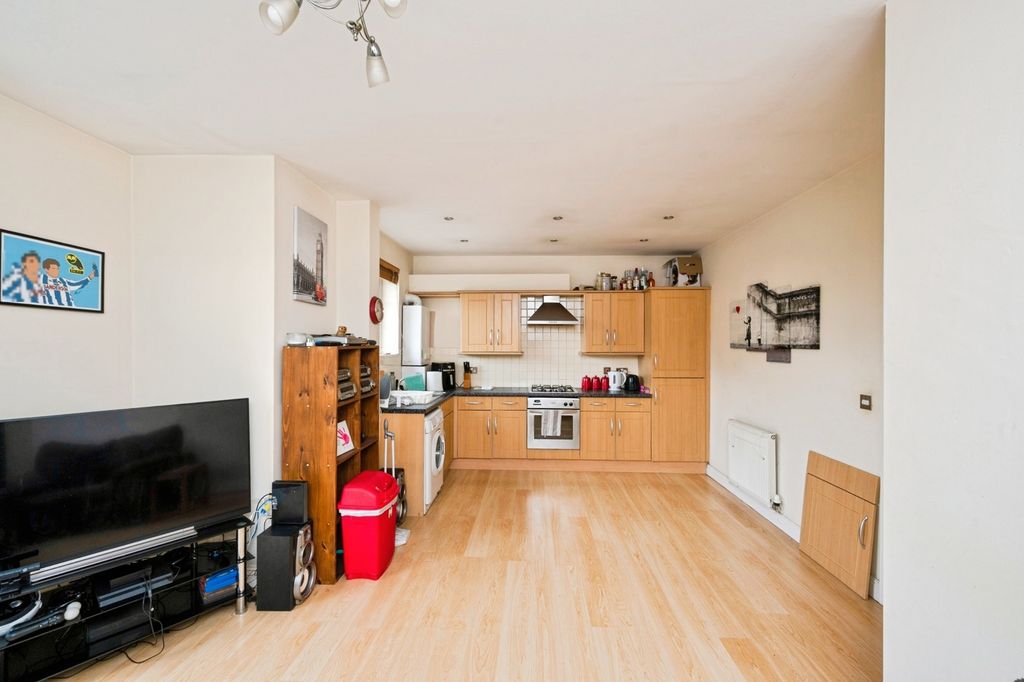 Property photo 3 of 15 Pbox-Img.Jpg