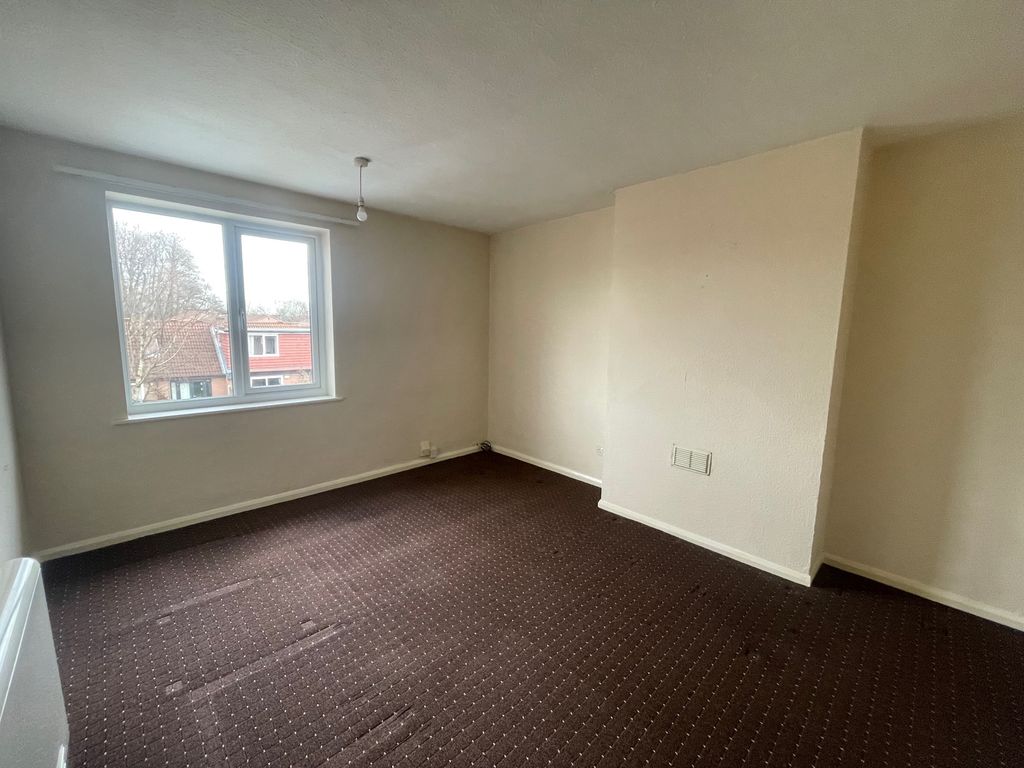 Property photo 3 of 8 Living Room