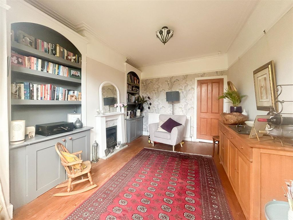 Property photo 3 of 28