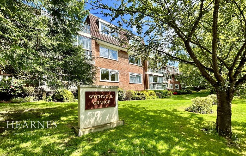 Property photo 1 of 24