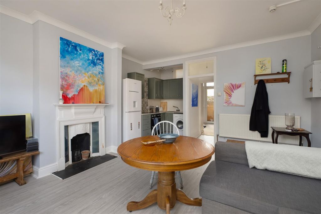 Property photo 3 of 14 Tankerton Road, Tankerton, Whitstable