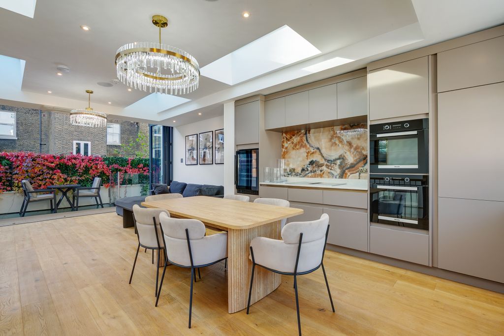 Property photo 1 of 14 Dining Area