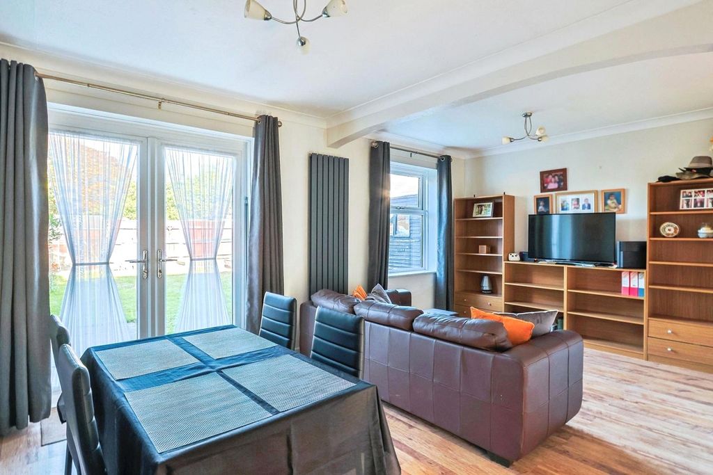 Property photo 3 of 18 Pbox-Img.Jpg