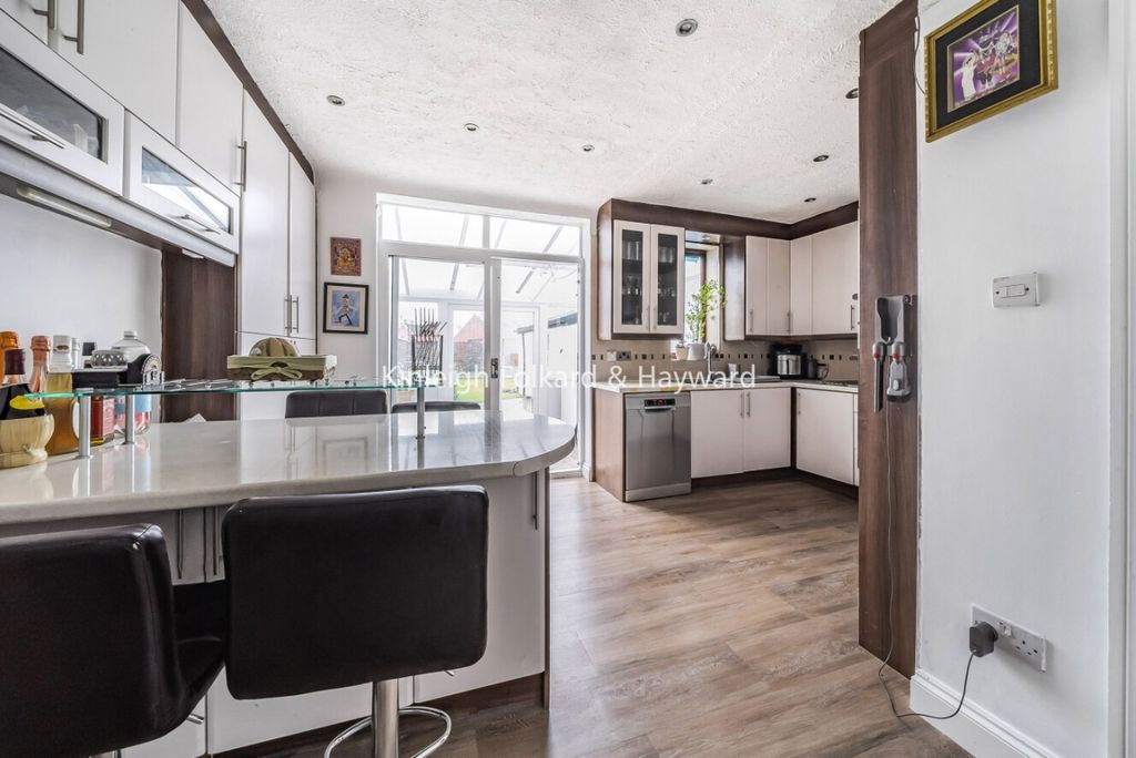 Property photo 1 of 12 8549Ac27-5Bc4-4c8d-9