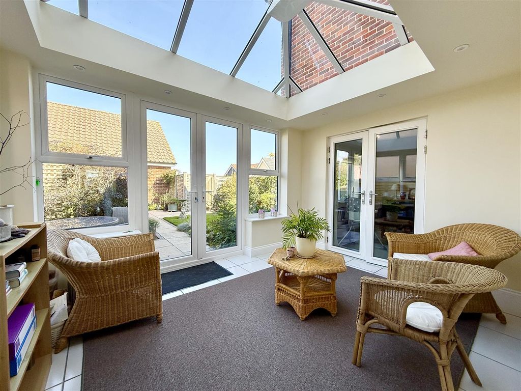 Property photo 2 of 24 Garden Room