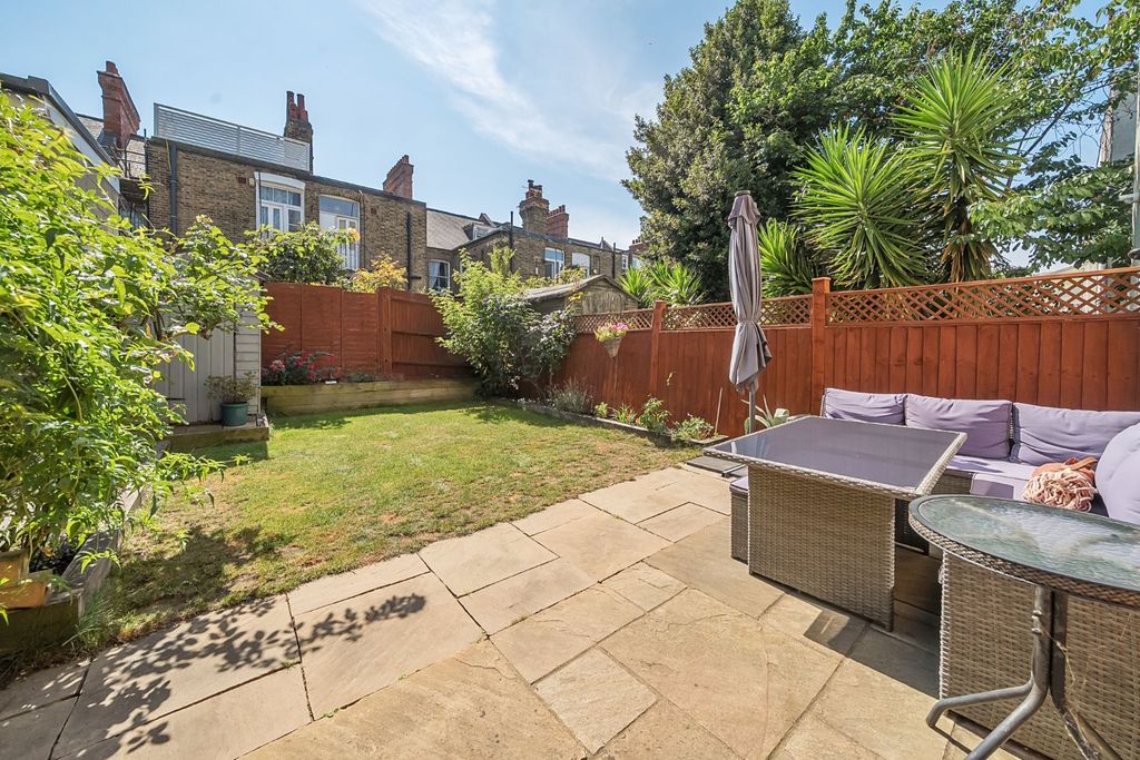 Property photo 2 of 9 Picture No. 10