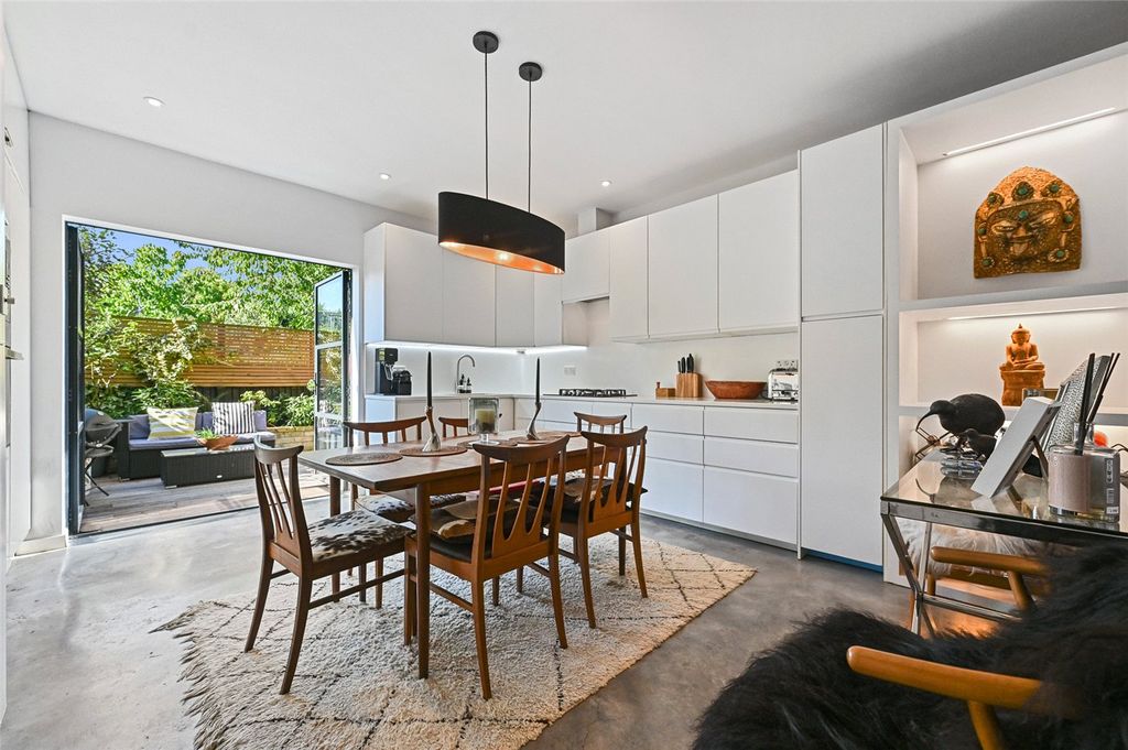 Property photo 3 of 10 Picture No. 24