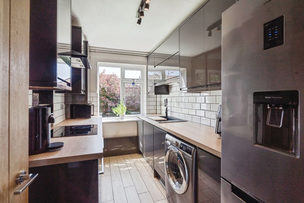 Property photo 3 of 29 Pbox-Img.Jpg