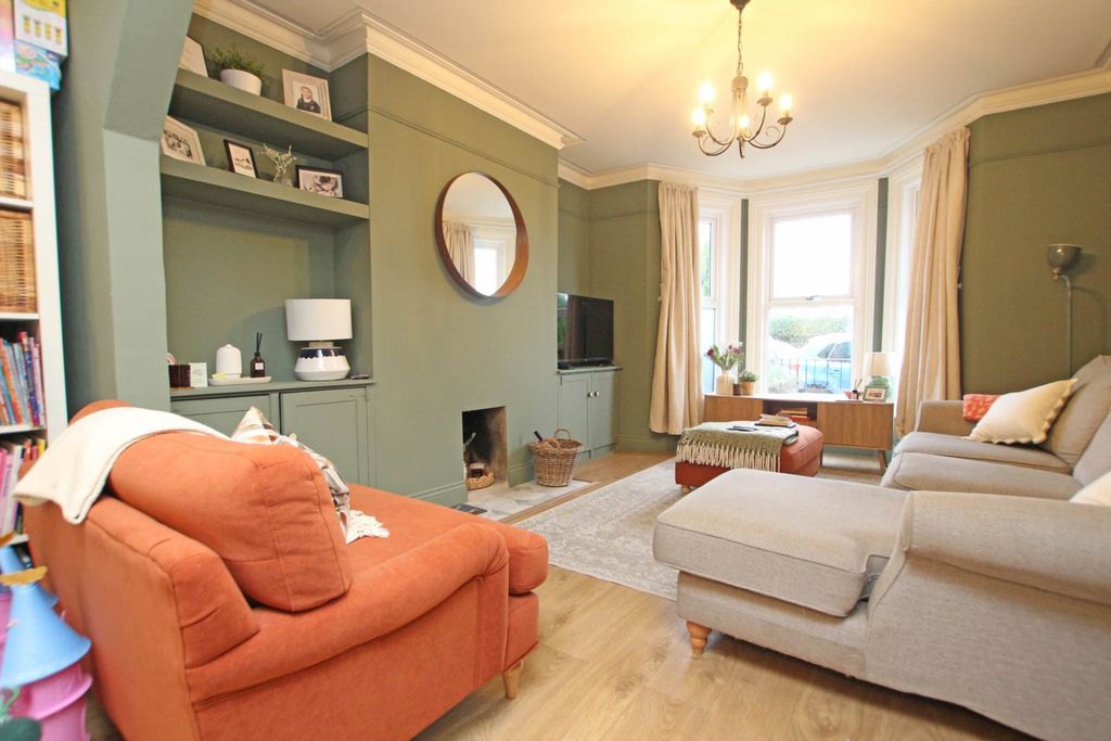 Property photo 3 of 19