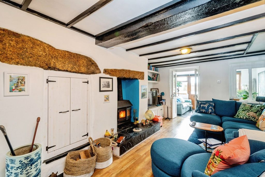 Property photo 3 of 19 Pbox-Img.Jpg