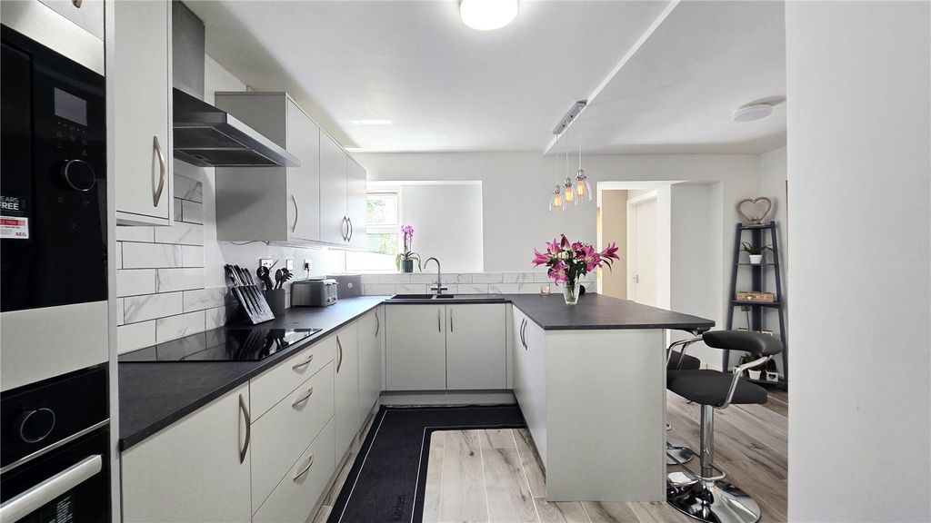 Property photo 2 of 14 Kitchen