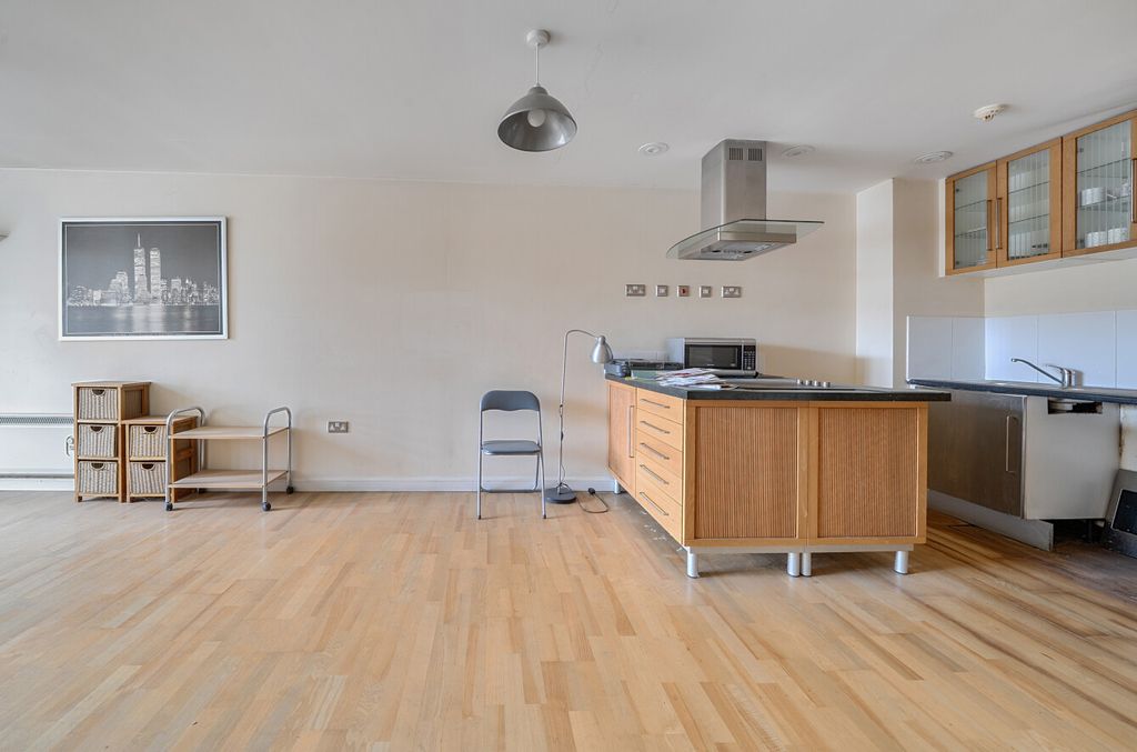 Property photo 3 of 11 3
