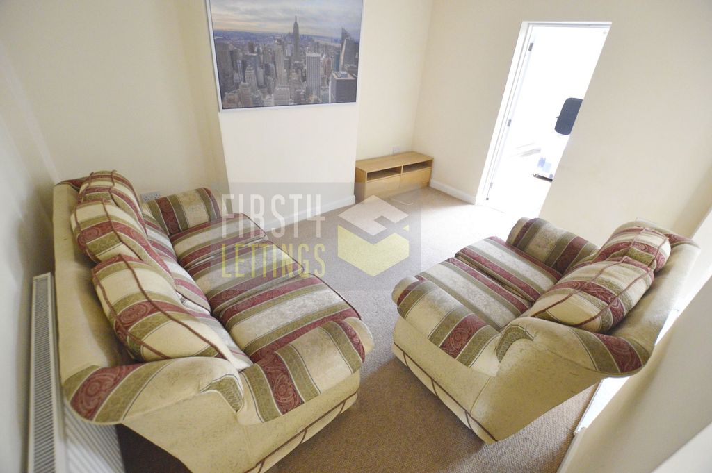 Property photo 2 of 10 Photo 10
