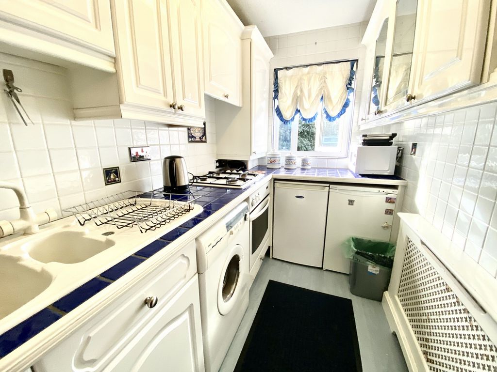 Property photo 3 of 8 Photo 3