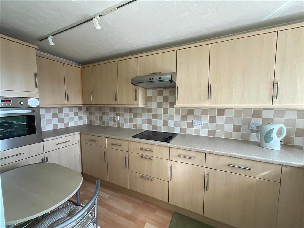 Property photo 1 of 6 Kitchen