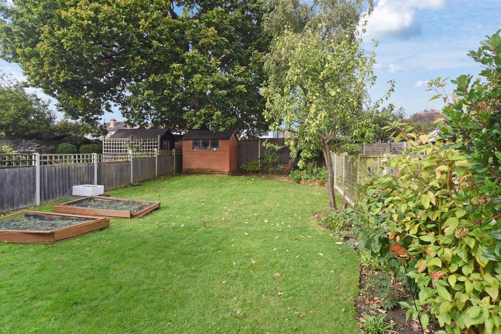 Property photo 3 of 14 Sunnymede Avenue (10).Jpg