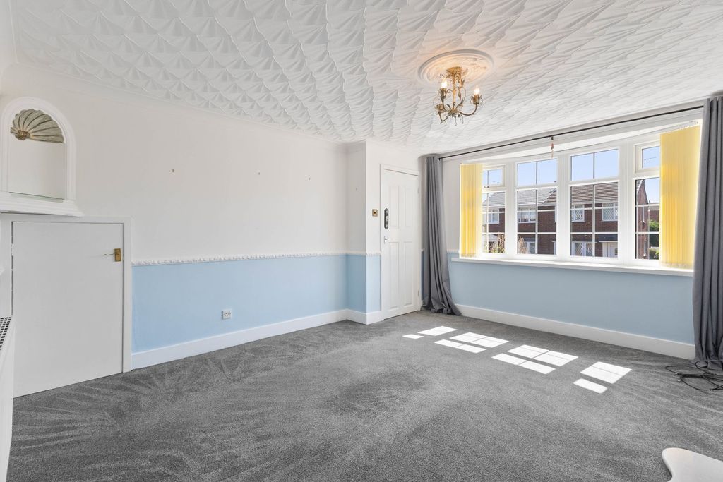Property photo 2 of 33