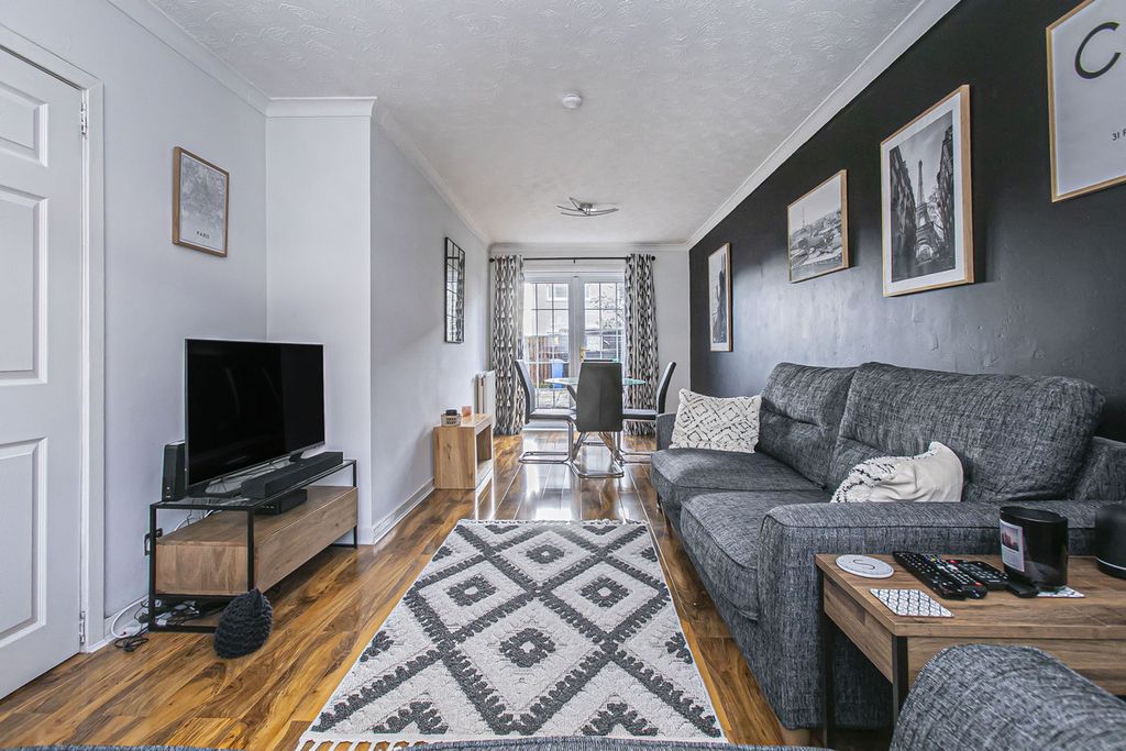 Property photo 2 of 24