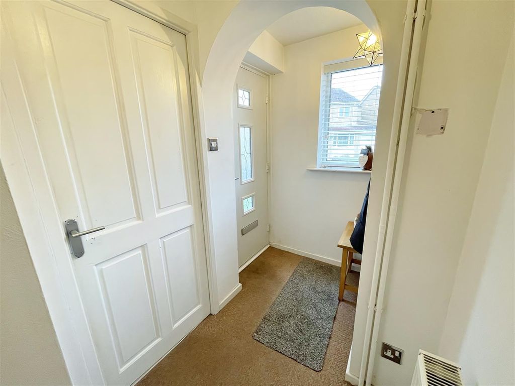 Property photo 2 of 15 Entrance Hallway