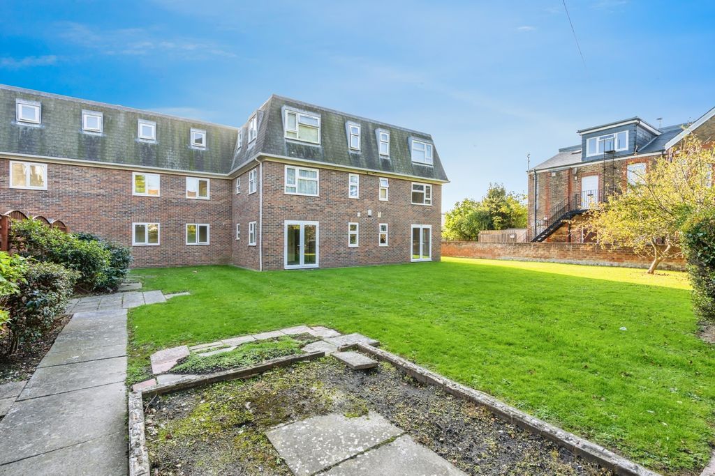 Property photo 2 of 11 Photo