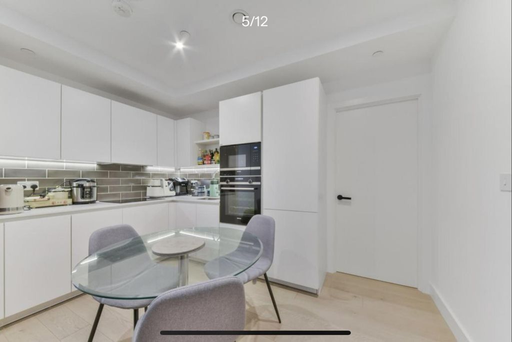 Property photo 2 of 8 F29702A2-14Cb-4665-8De7-Ddbc099B10c1