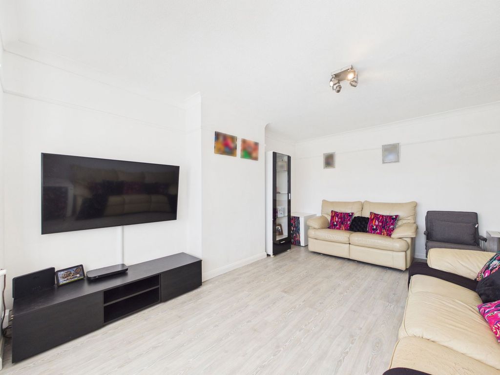 Property photo 2 of 26