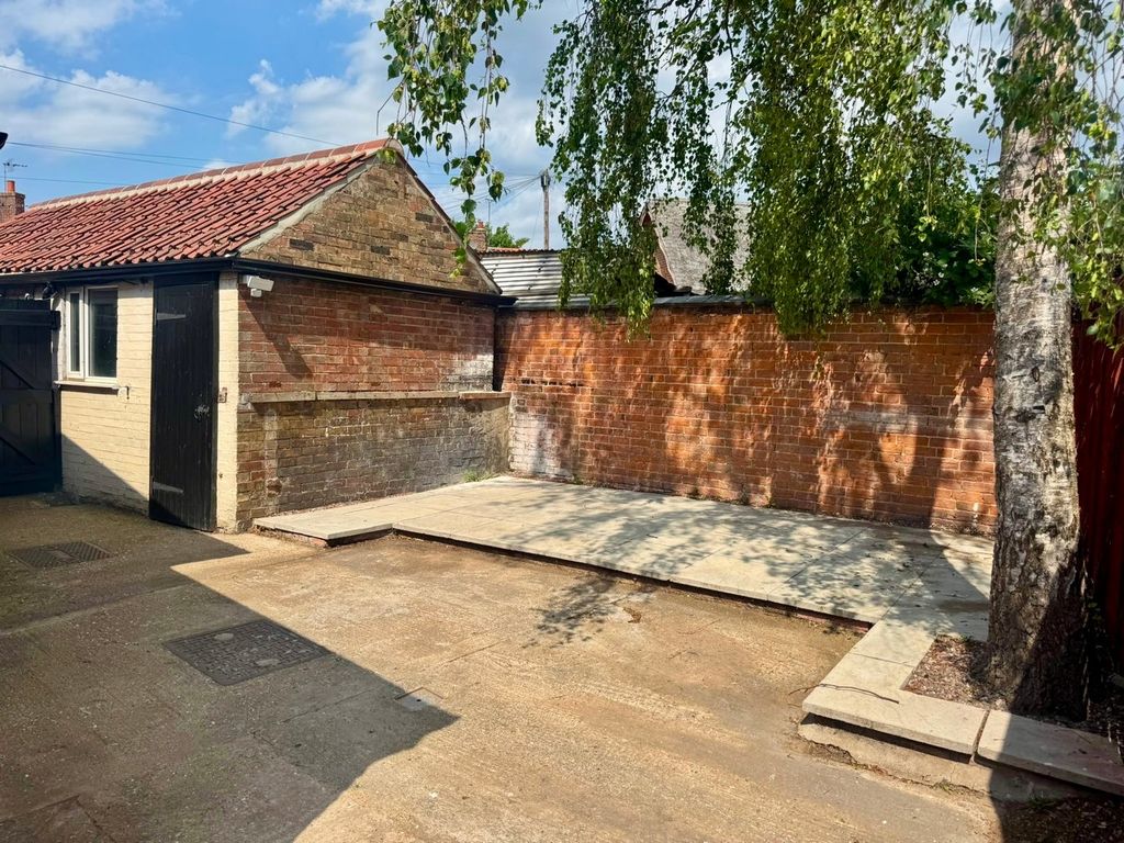 Property photo 2 of 11