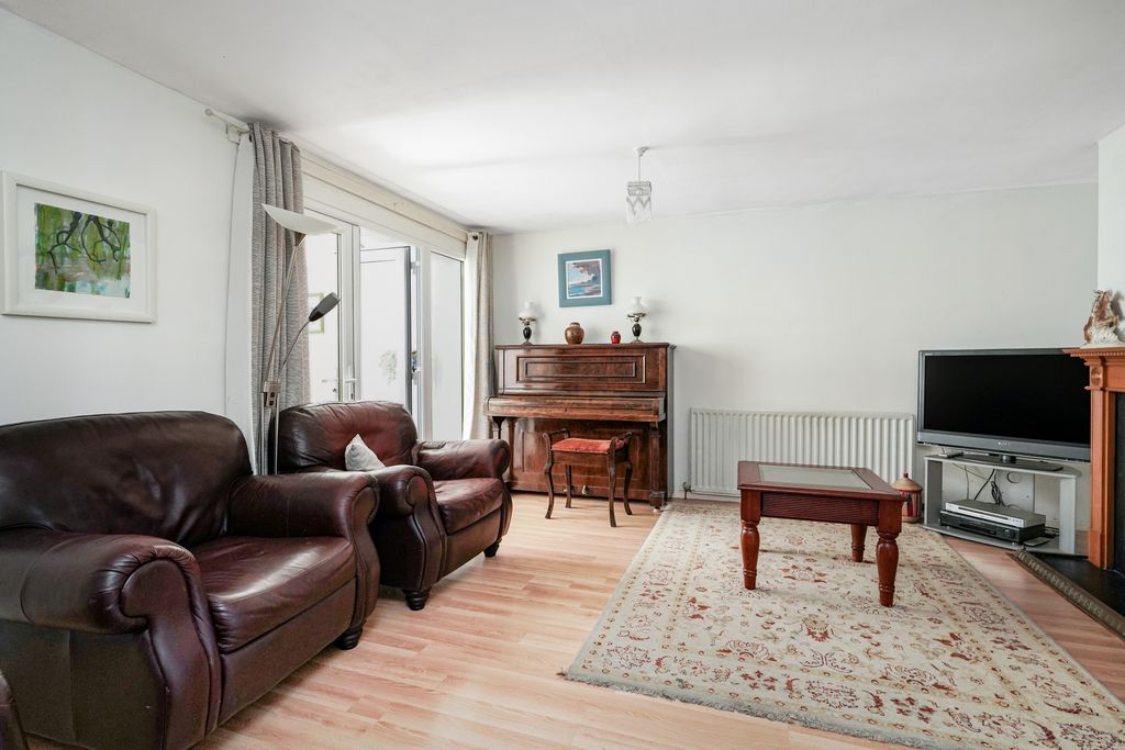 Property photo 3 of 17 Property Image 3