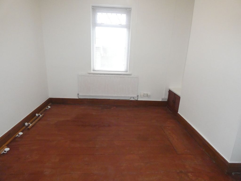 Property photo 2 of 10 Front Lounge