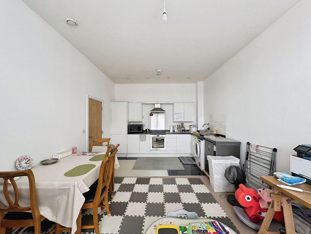 Property photo 2 of 11 Pbox-Img.Jpg