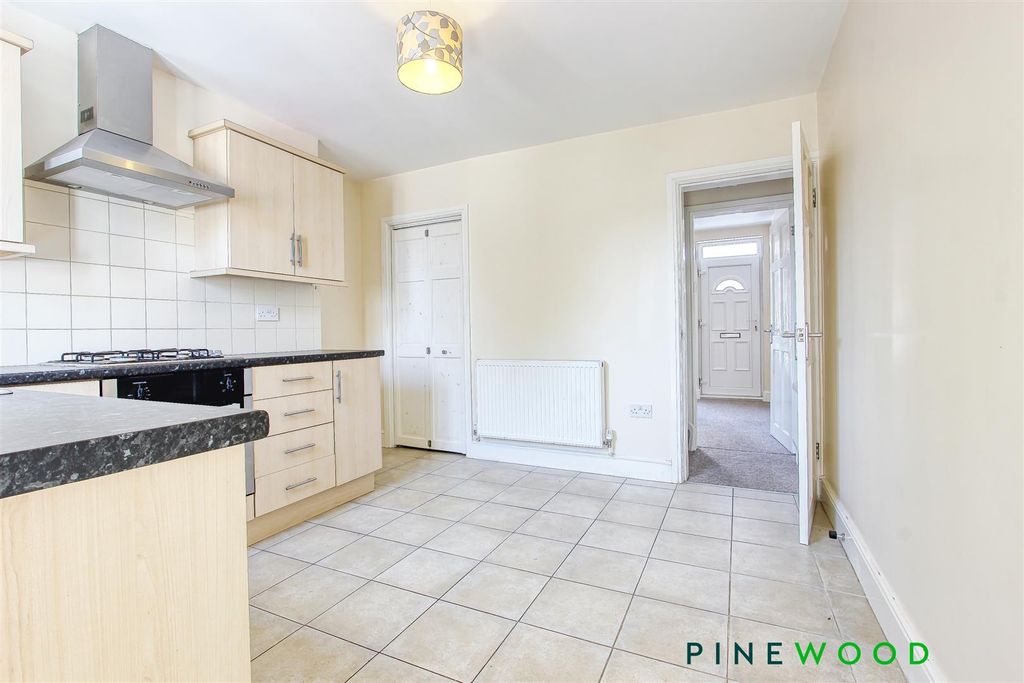 Property photo 3 of 12 Kitchen Diner