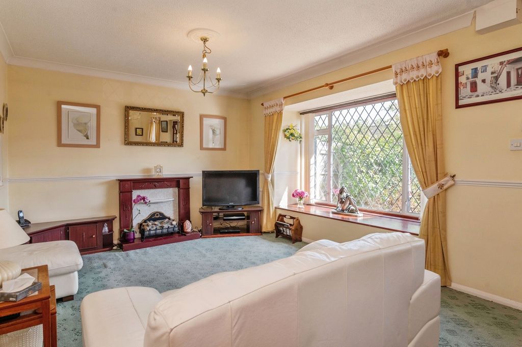 Property photo 2 of 29 Pbox-Img.Jpg