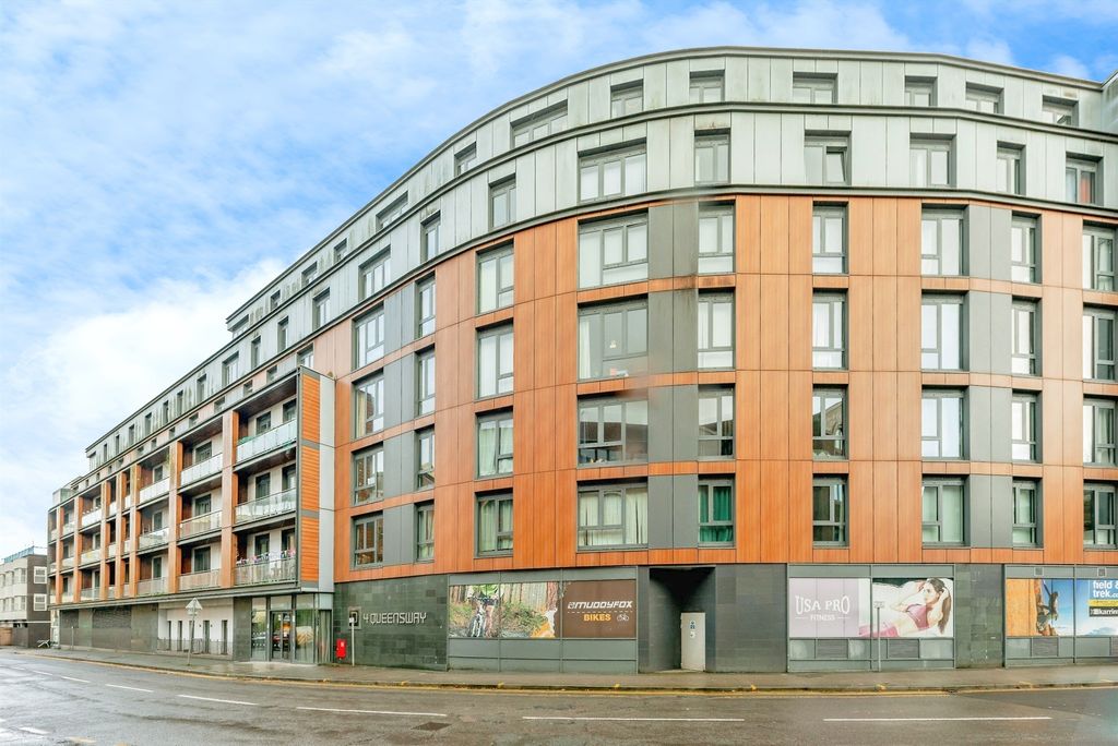 Property photo 1 of 17