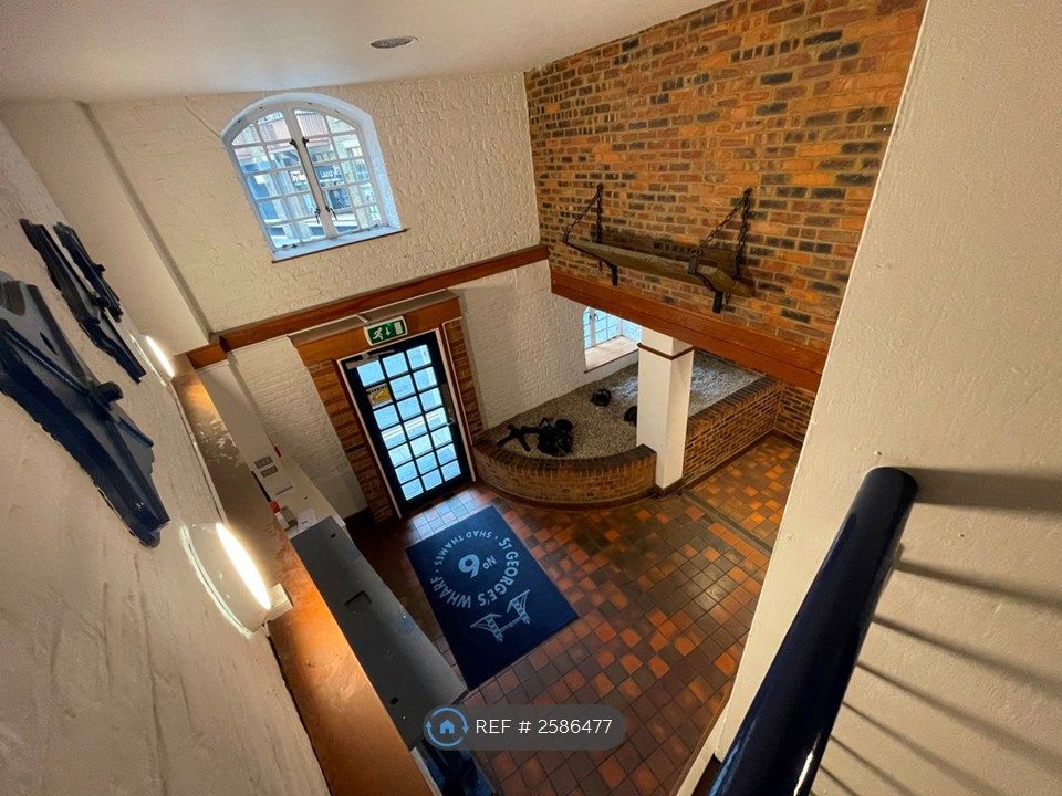 Property photo 3 of 15 Entrance Hall