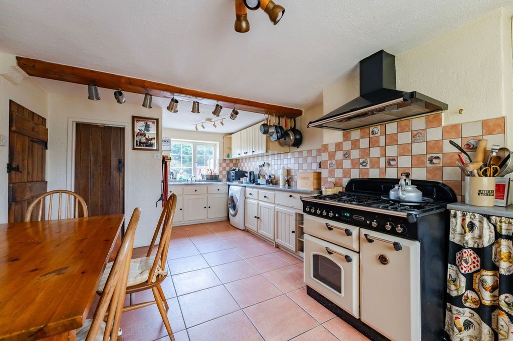 Property photo 3 of 28