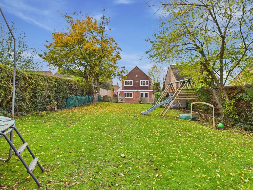 Property photo 2 of 37