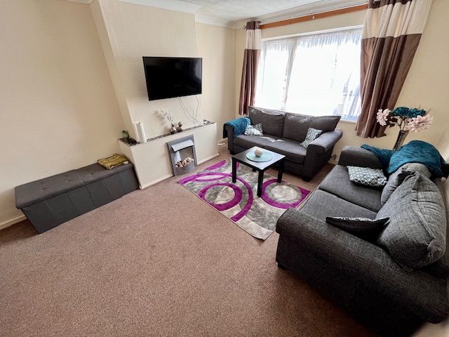 Property photo 2 of 9 Image
